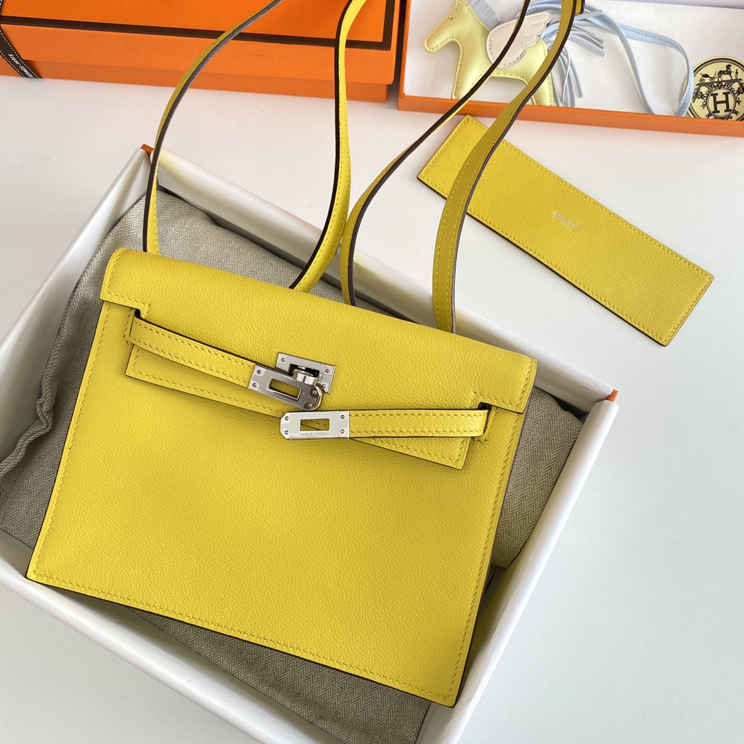 Hermes Kelly Danse Evercolor Bag In Yellow Color